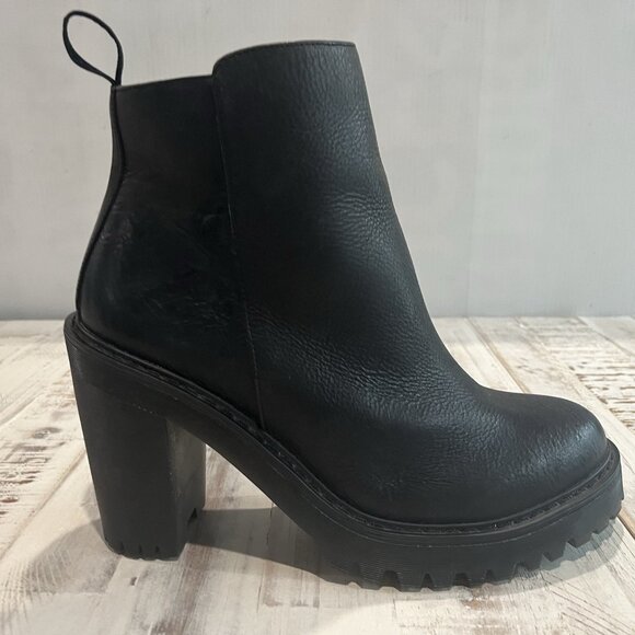 Dr. Martens Magdalena Boots Leather Platform Lug Sole - Picture 2 of 12